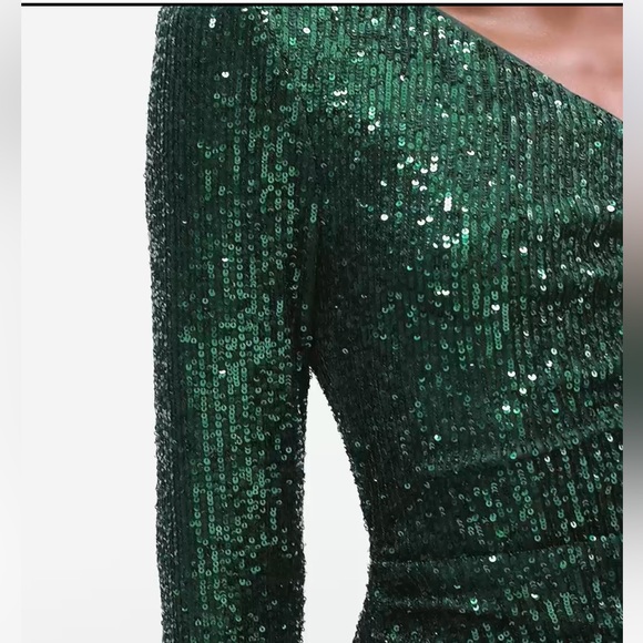 Self-Portrait Off-the-shoulder asymmetric sequinned dress green, UK 6/US 2 - Picture 3 of 9
